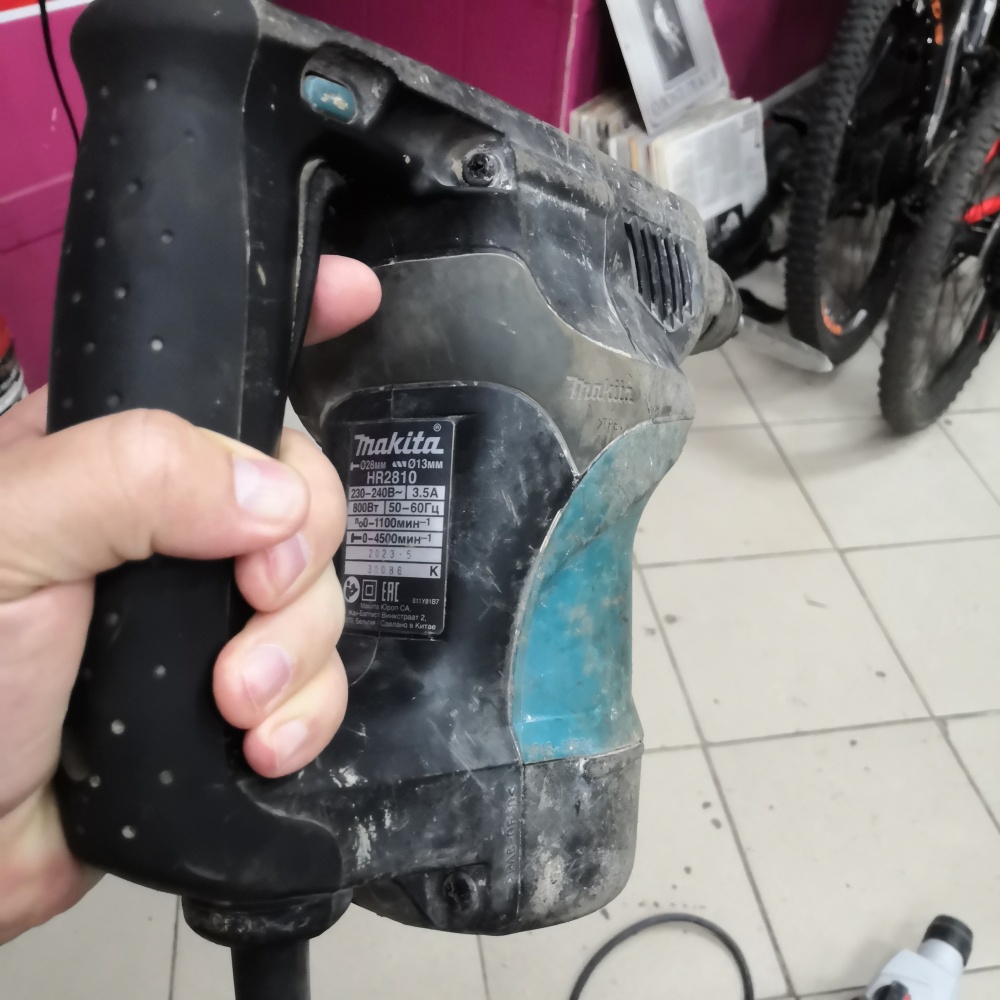 Перфоратор makita hr2810