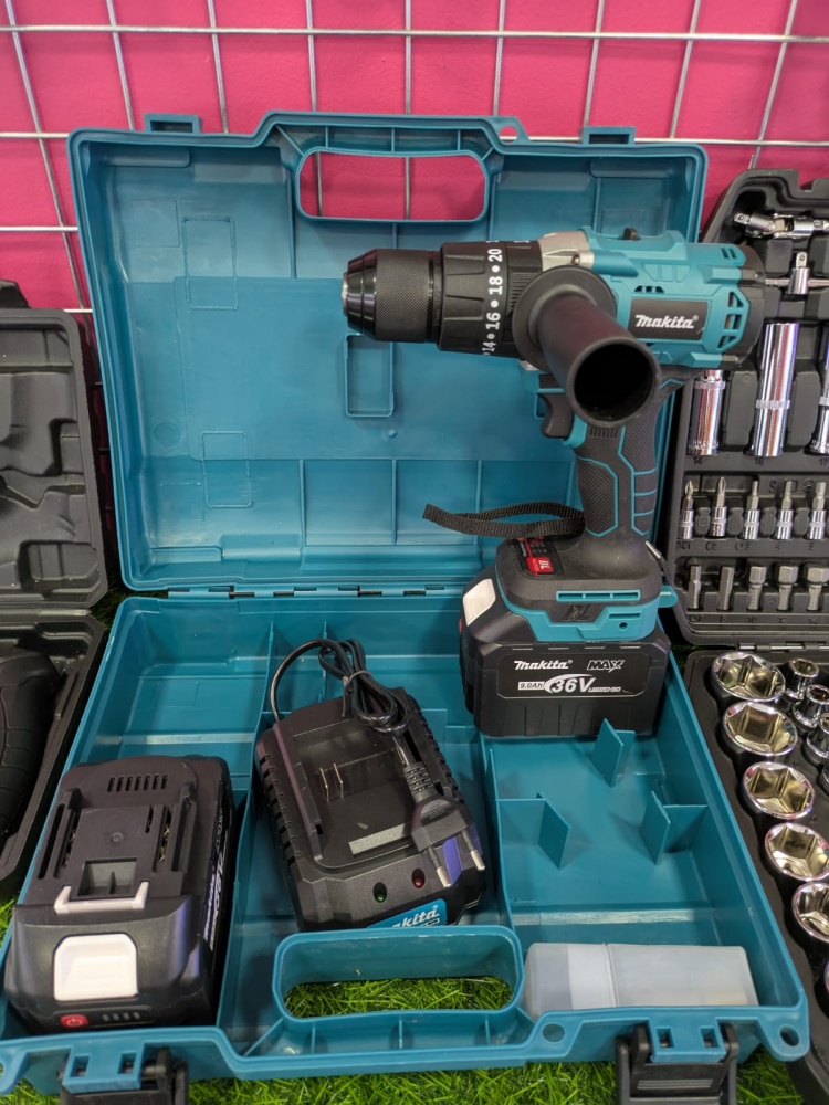 Шуруповерт Makita