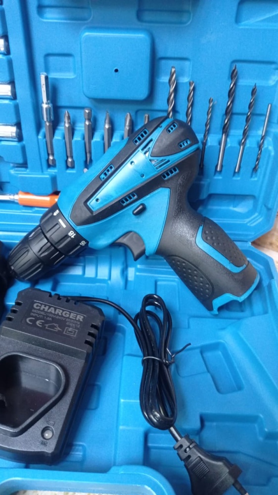 Шуруповерт MAKITA (мал/щеточный)