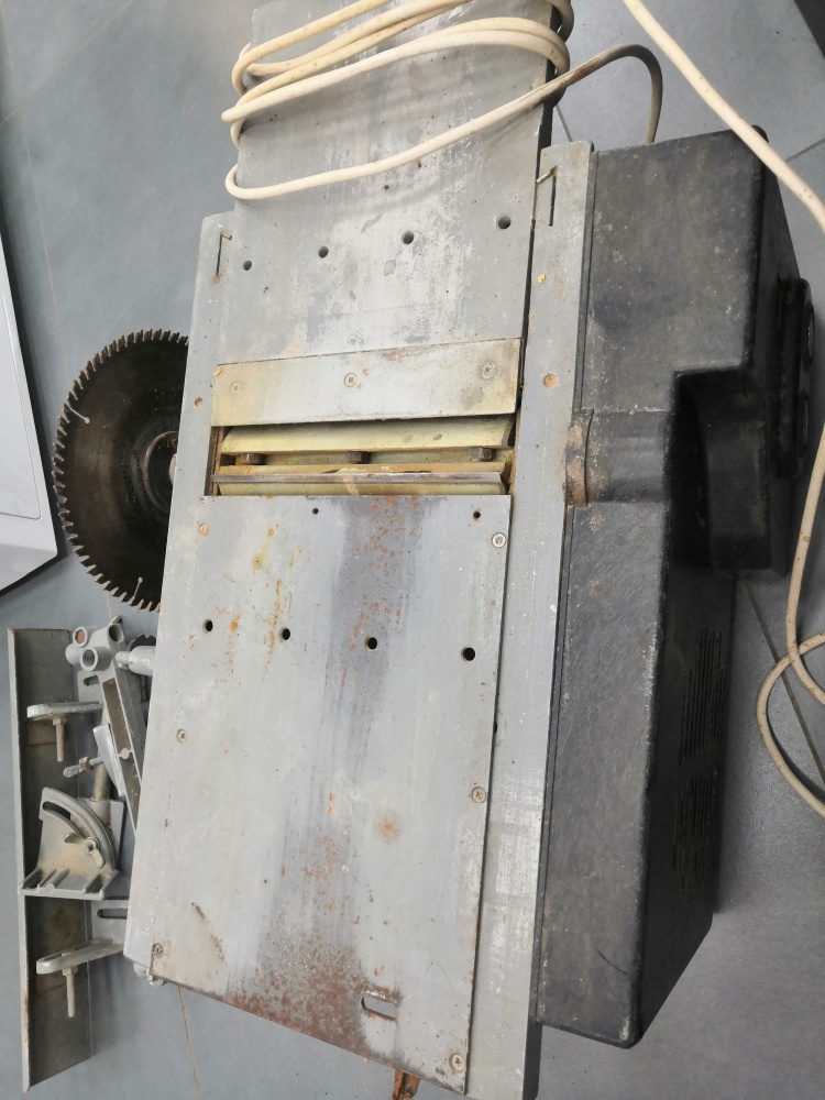 Дисковая пила с рубанком