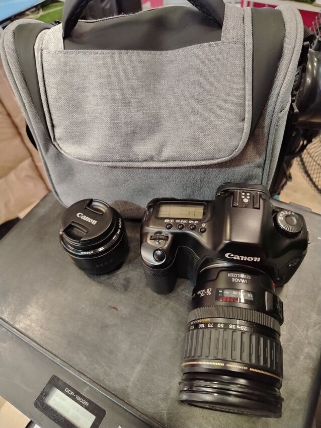 Фотоаппарат Canon е05 5D