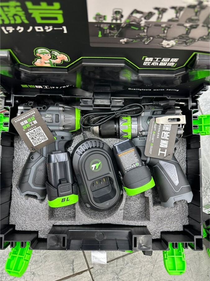 Шуруповерт+Винтоверт TENYN 18V