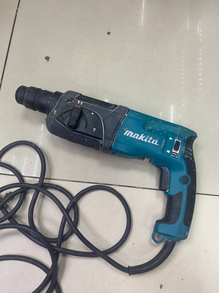 Перфоратор Makita hr2470