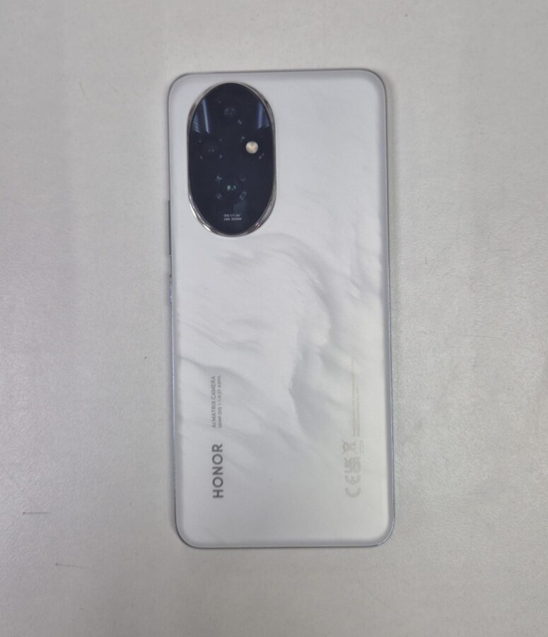 Смартфон Honor 200