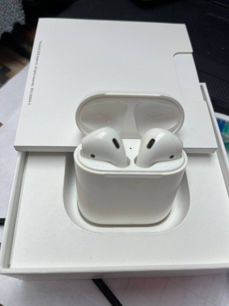 Наушники Airpods