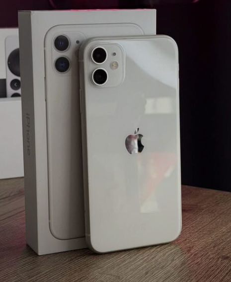 Смартфон iPhone 13 256 Gb