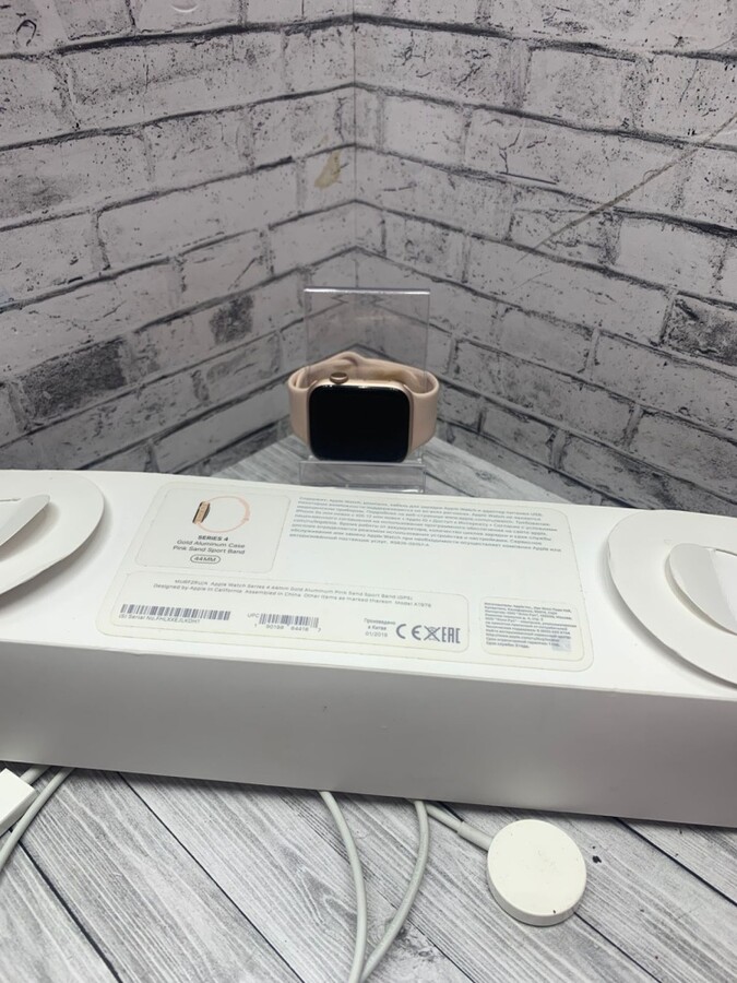 Часы Apple 4 44mm