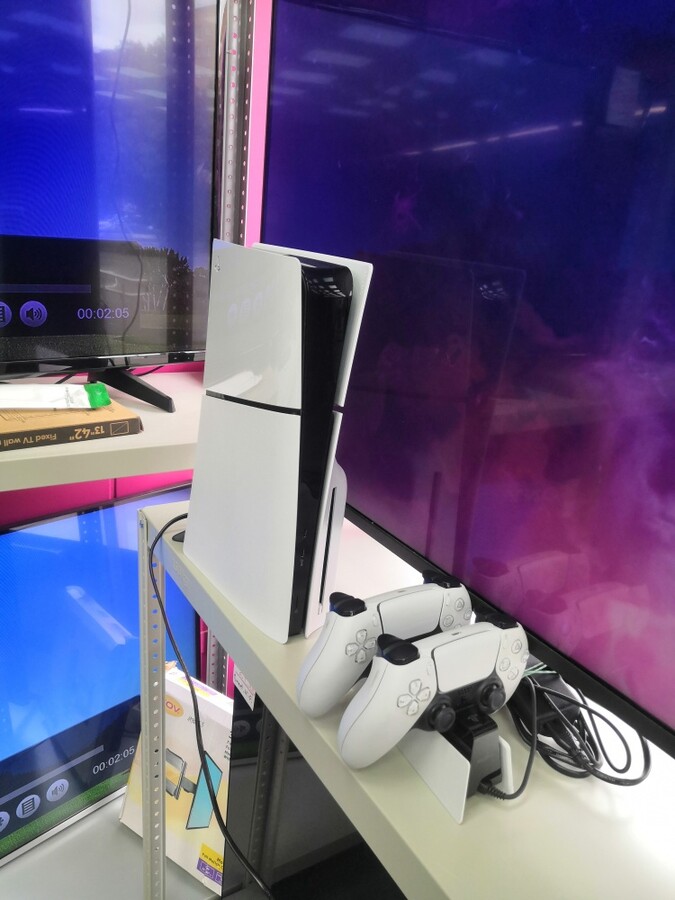 Игровая приставка Sony PlayStation 5 slim 2 джойстика