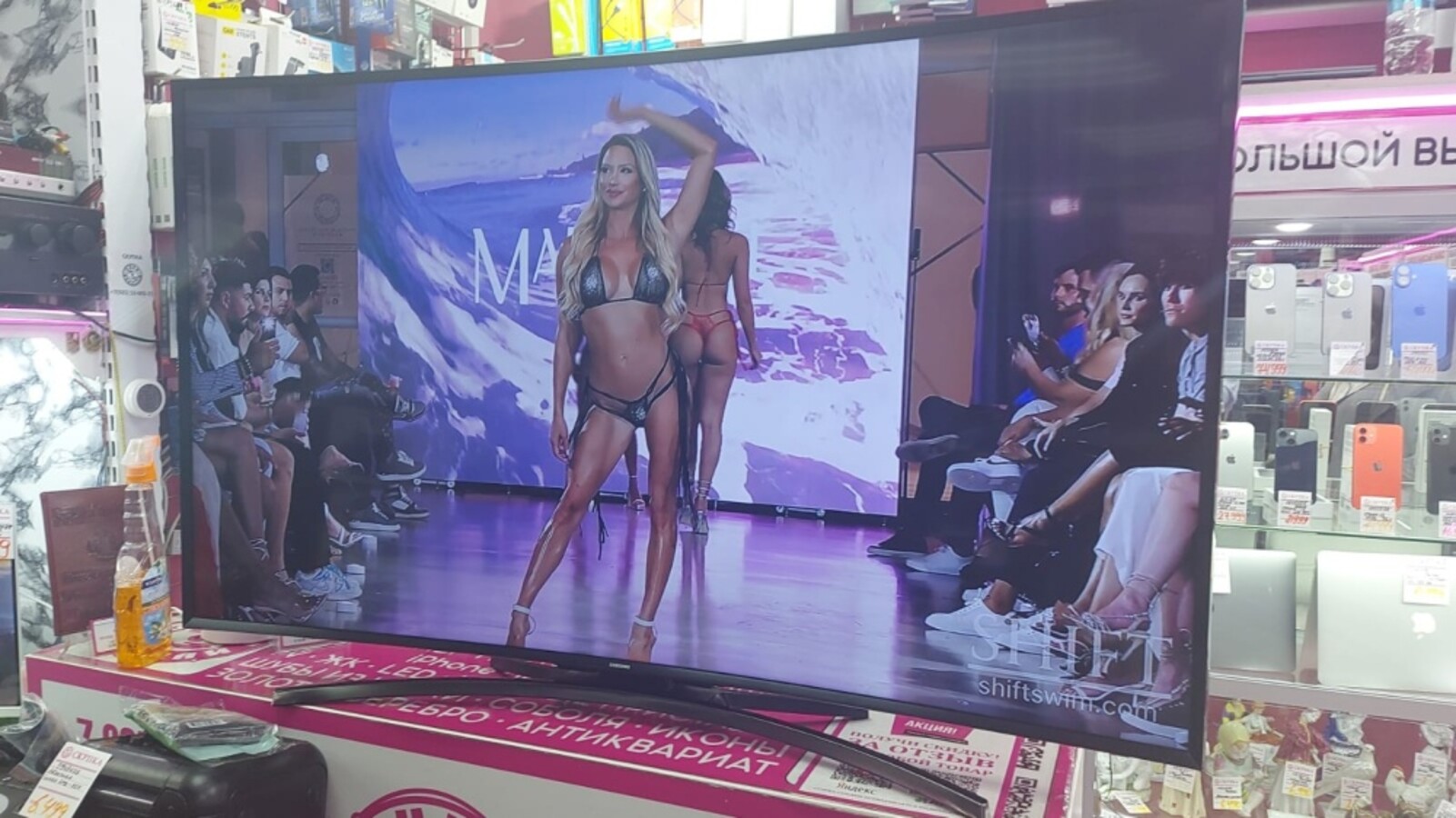 Телевизор Samsung UE55J6500AU