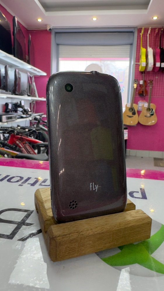 Мобильный телефон Fly e195