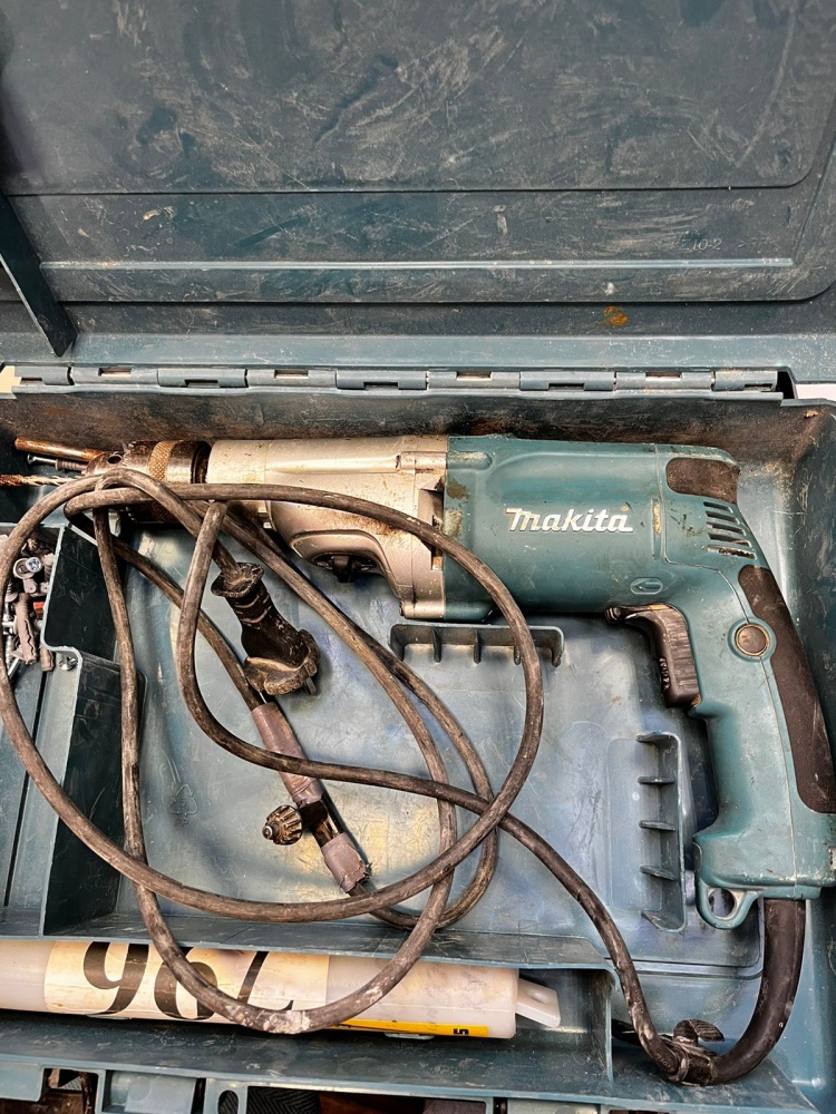 Дрель makita hp 2050