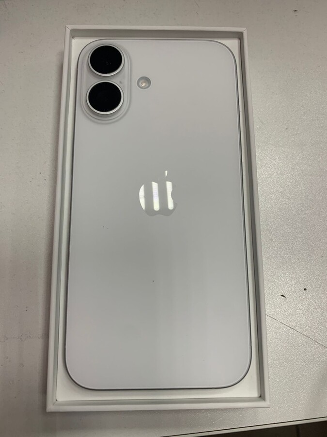 Смартфон iPhone 16  новый