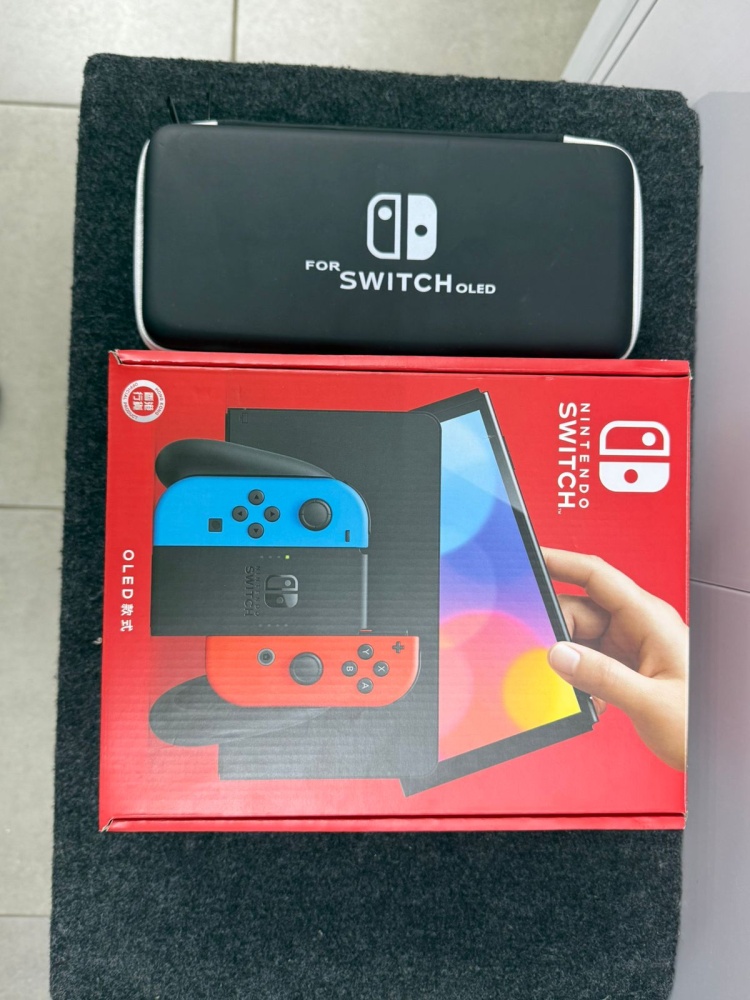 Игровая приставка Nintendo Switch OLED 64/256