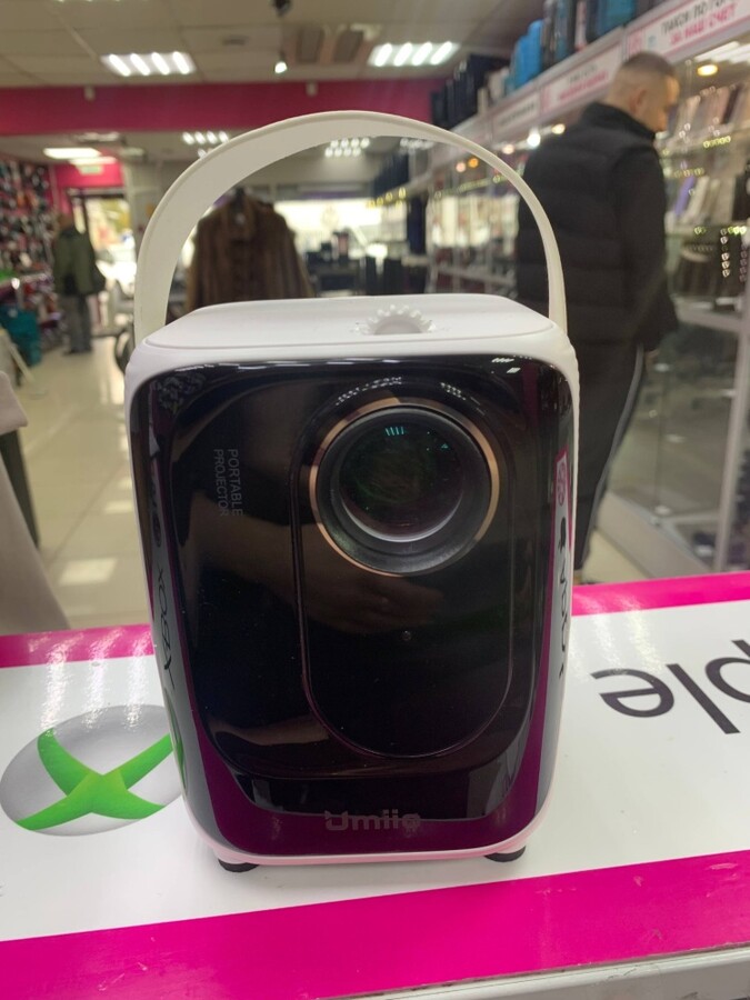 Проектор Umiio