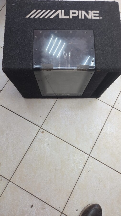Сабвуфер alpine