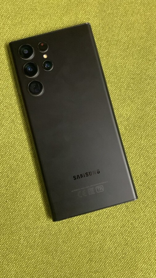 Смартфон Samsung S22 Ultra 8/128