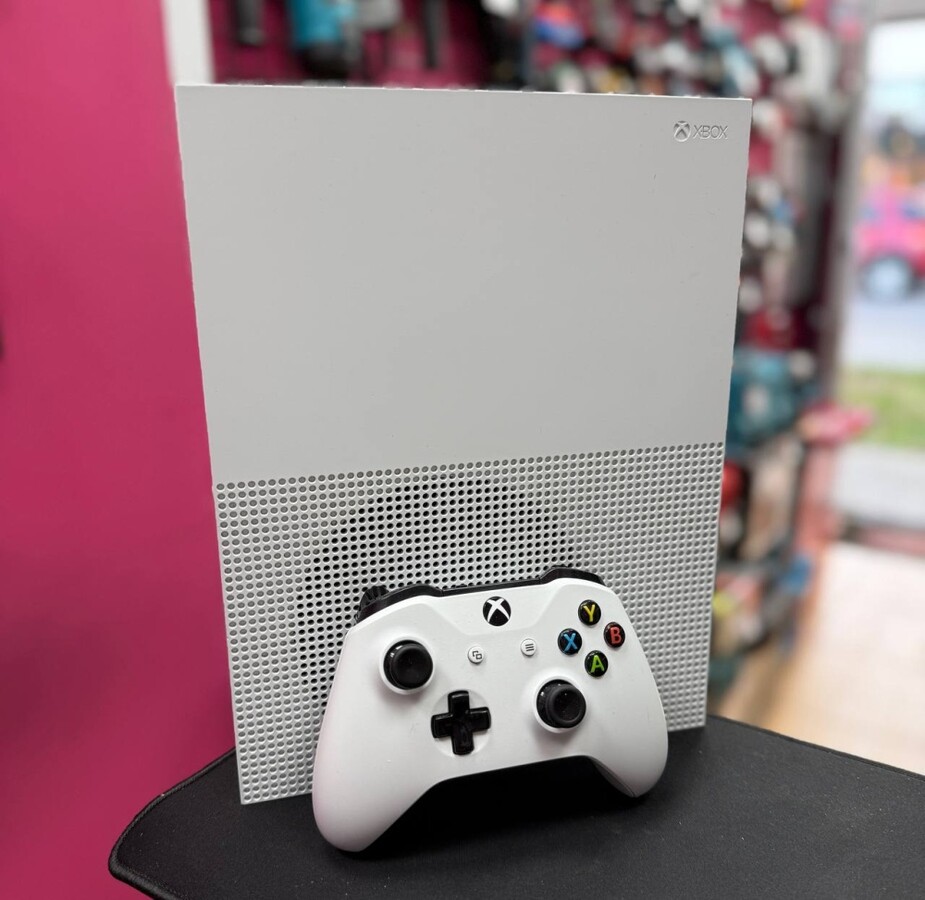 Игровая приставка XBOX ONE S 500гб