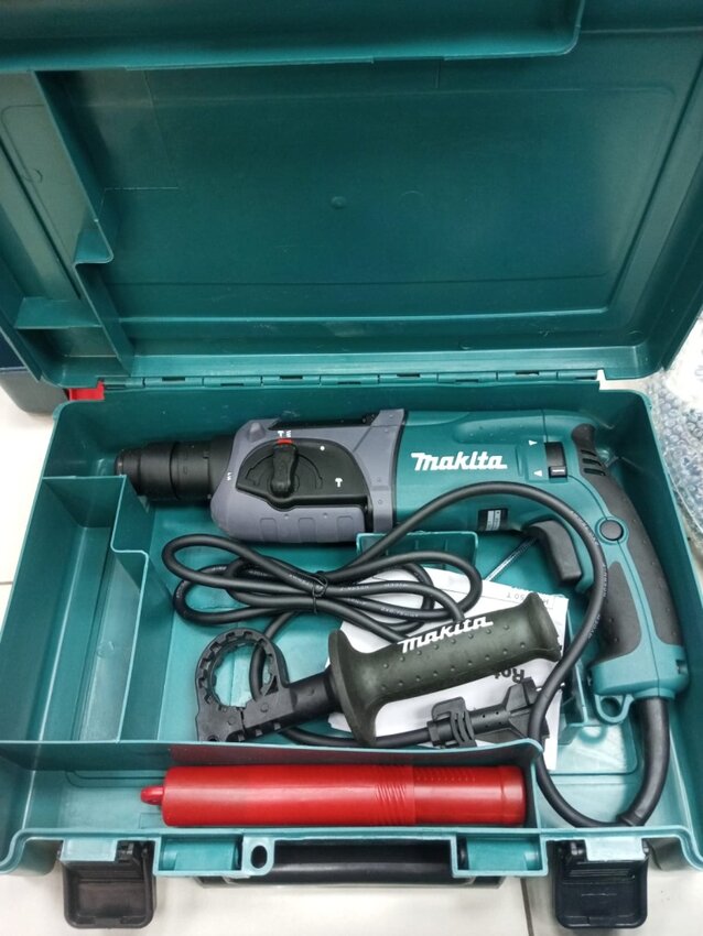 Перфоратор Makita hr2470