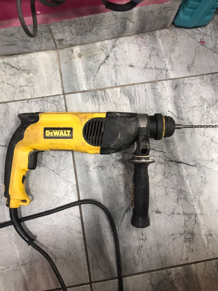 Перфоратор dewalt d25123