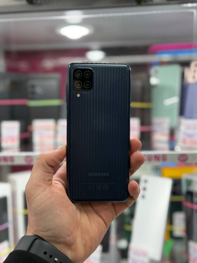 Смартфон Samsung  M12 4 64