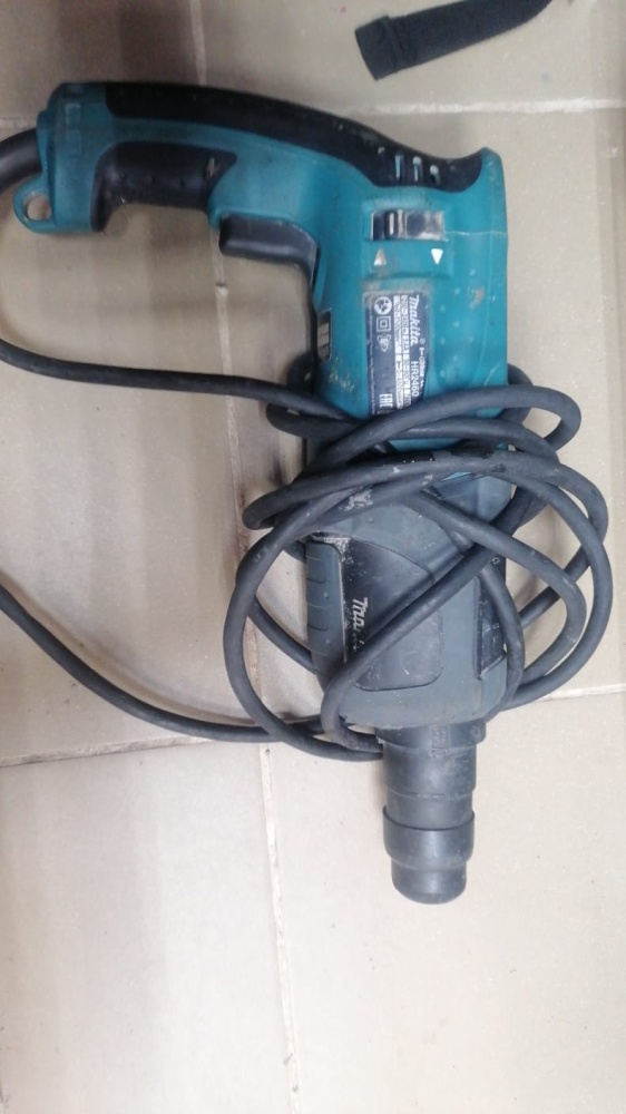 Перфоратор MAKITA HR2460