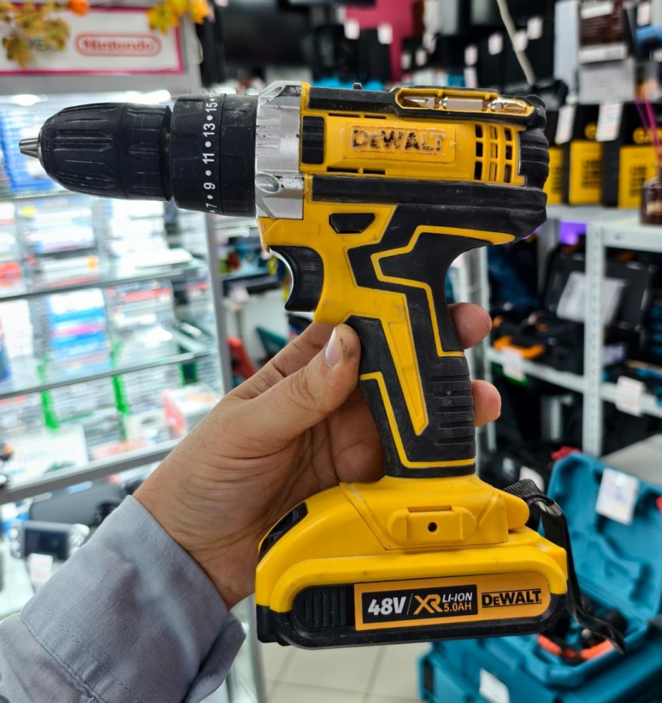 Шуруповерт DEWALT 2акб