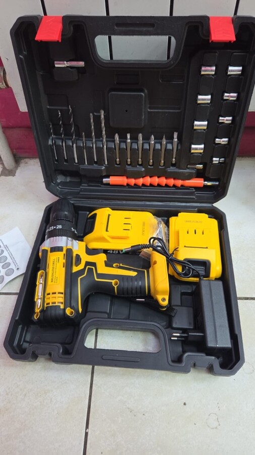 Шуруповерт Dewalt