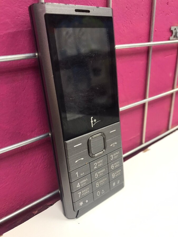 Мобильный телефон Fly