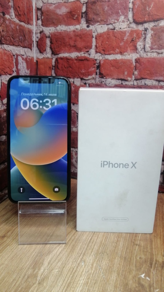 Смартфон iPhone X 64Gb