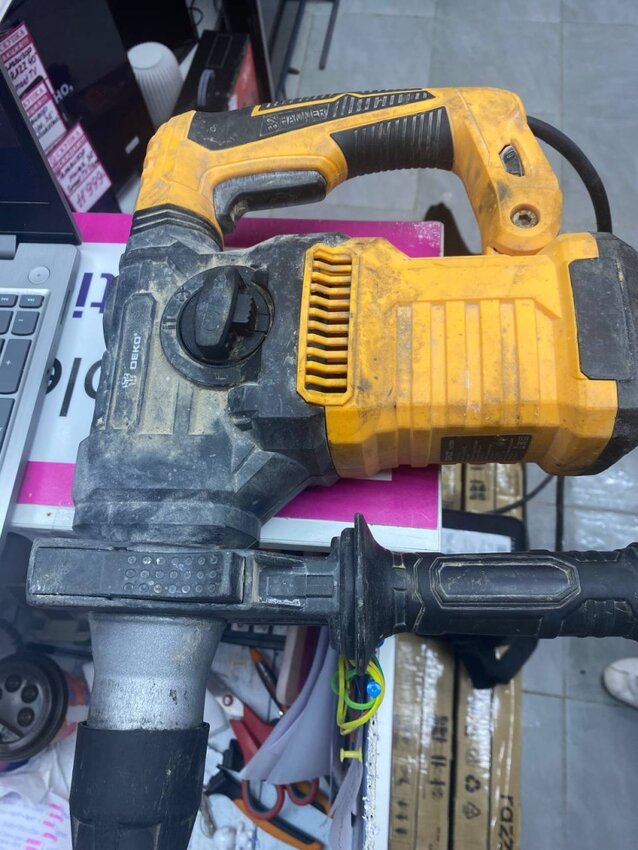 Перфоратор DEKO DKH-2000