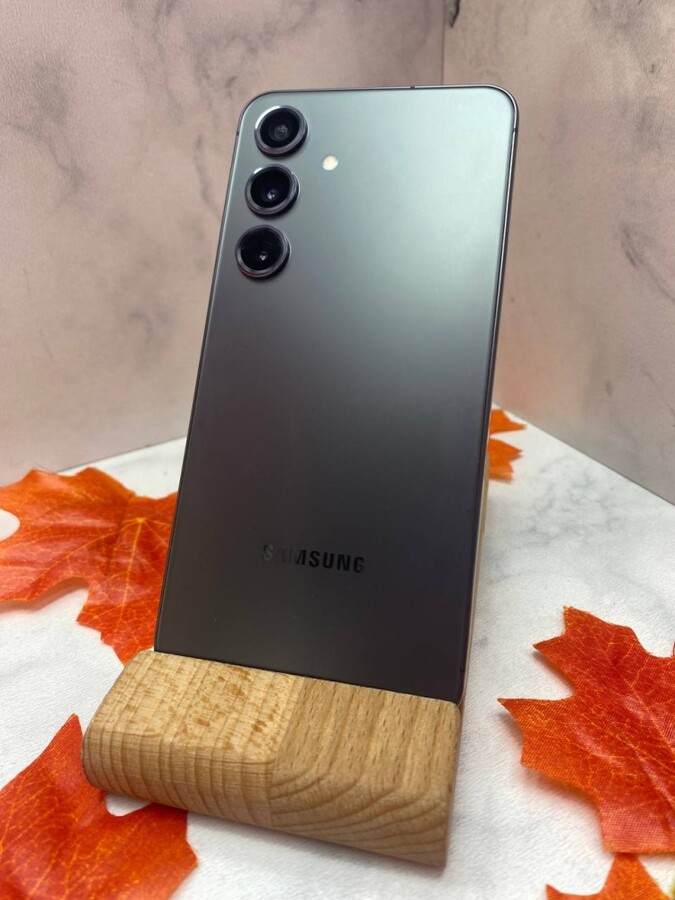 Смартфон Samsung S24 8/256gb