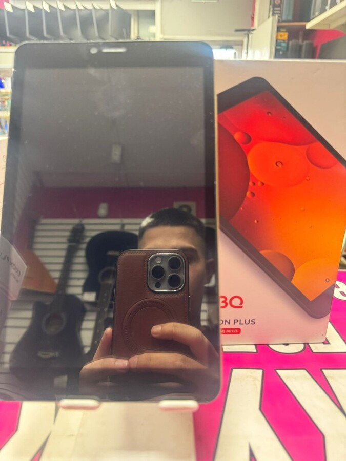 Планшет Bq 8077L