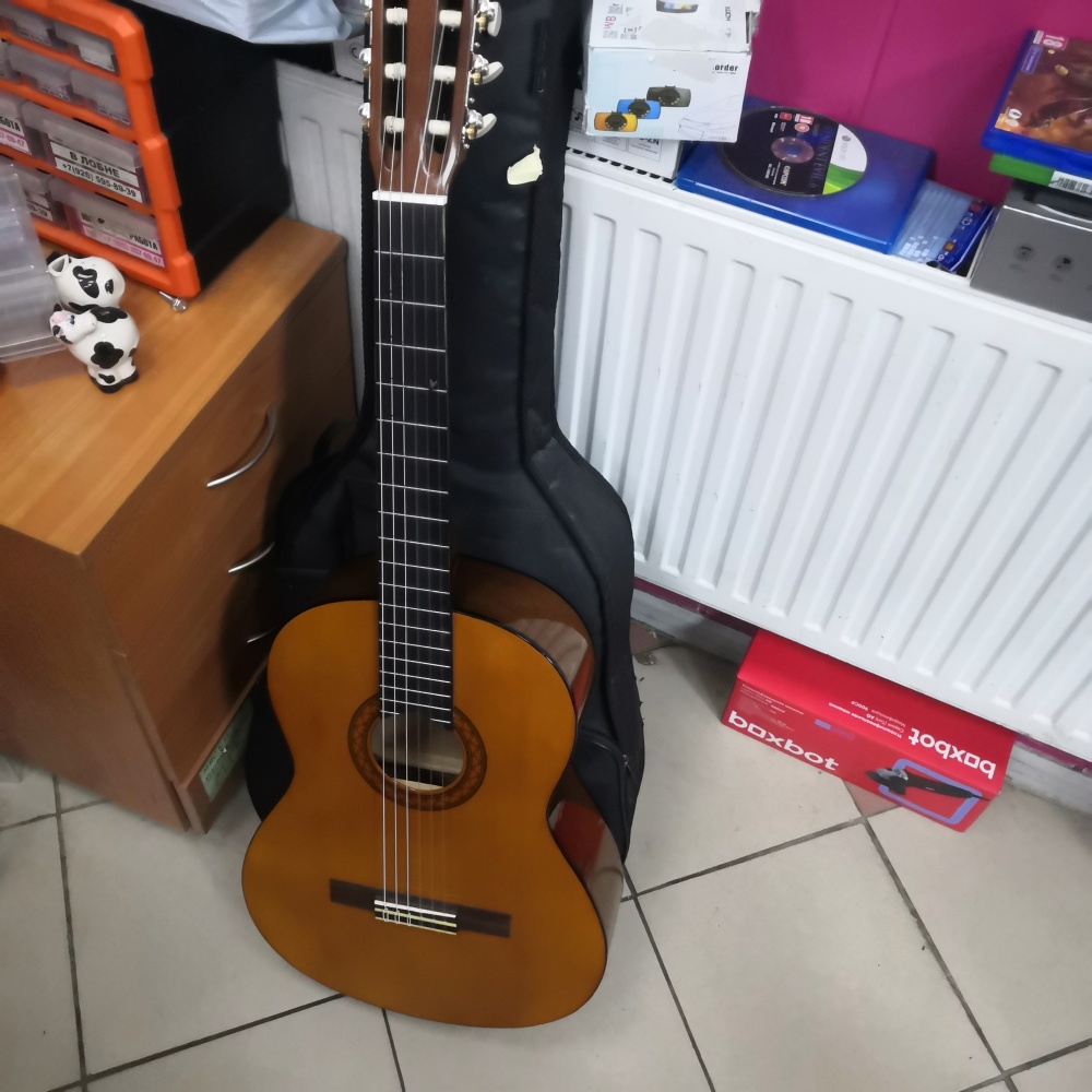 Гитара Yamaha C40