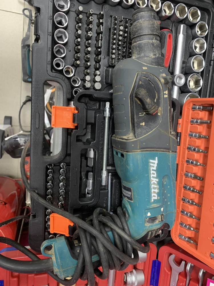 Перфоратор MAKITA