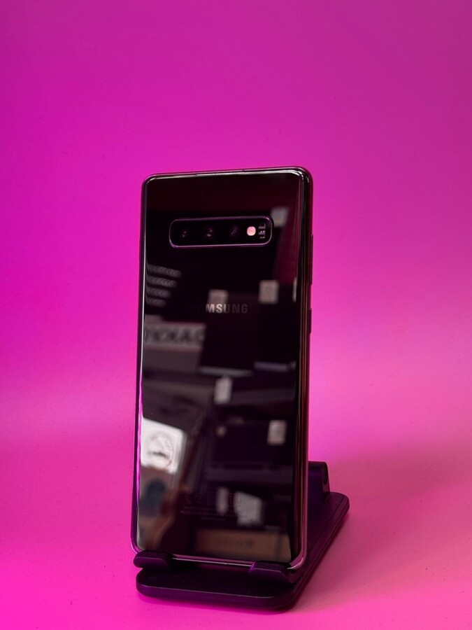 Смартфон Samsung S10 plus 12\1тб