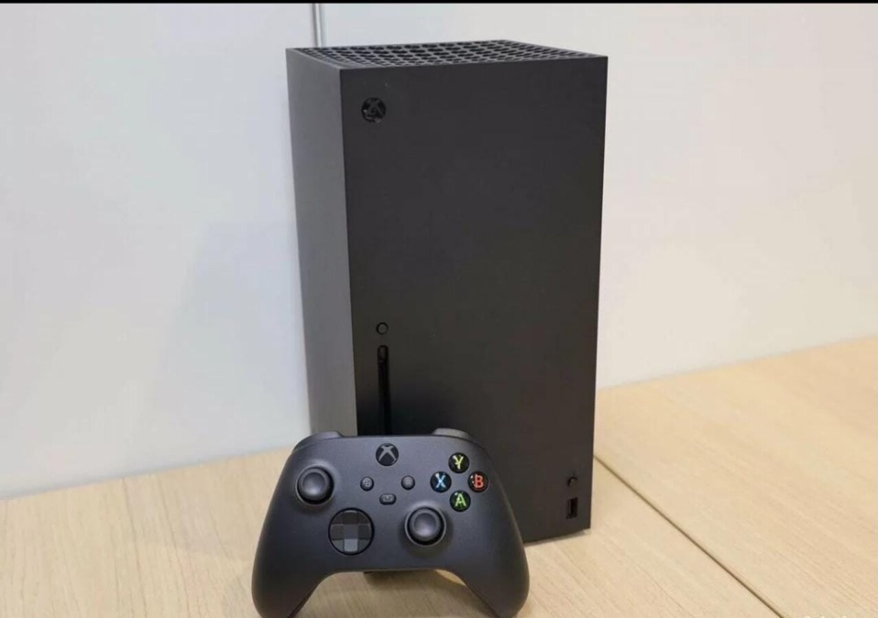 Игровая приставка XBOX ONE X 1тб